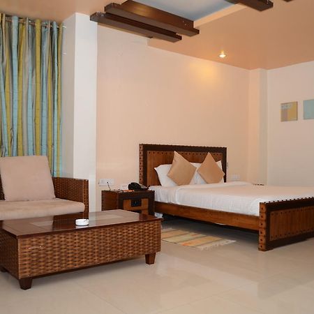 Hotel The Elite Suites Pune Exterior photo