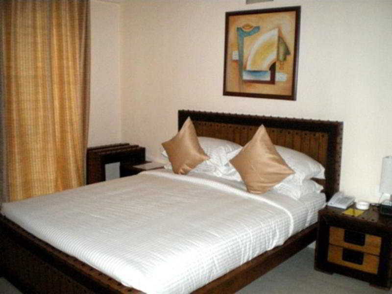 Hotel The Elite Suites Pune Exterior photo